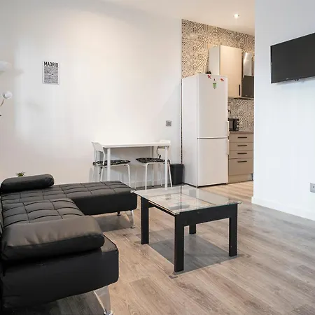 Hogar En Calle Lavapies Madrid Exterior photo